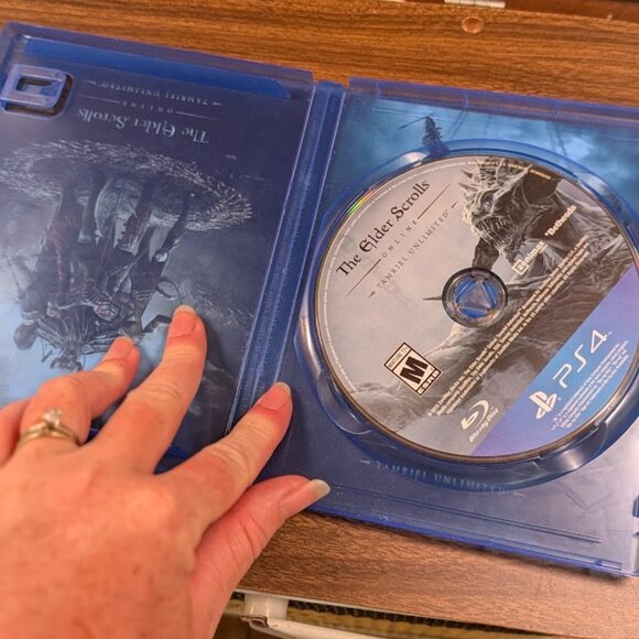 The Elder Scrolls Online Tamriel Unlimited PS4 Game - Picture 2 of 3